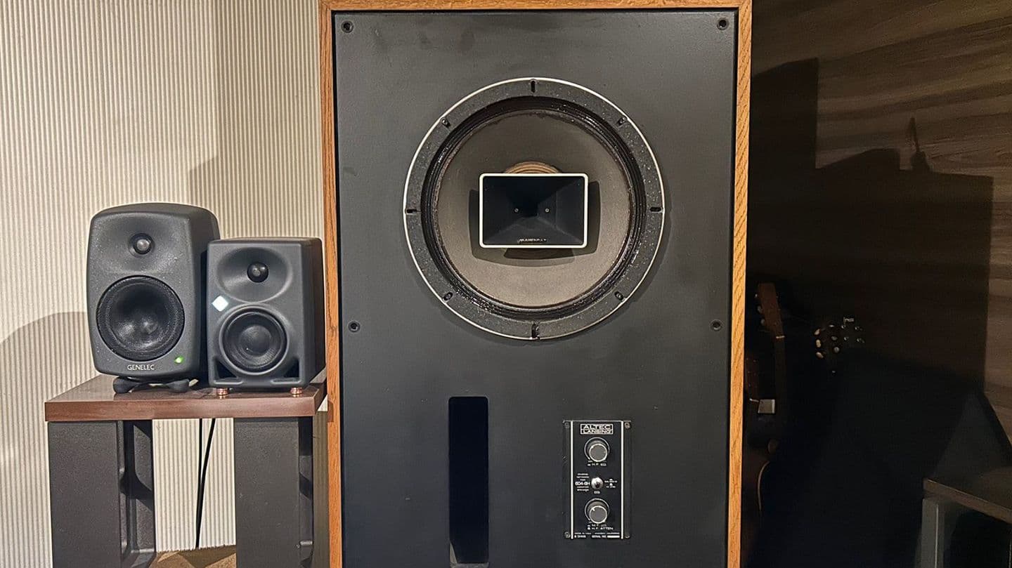 オトノハコスタジオアッシュアルテック 604スピーカー画像