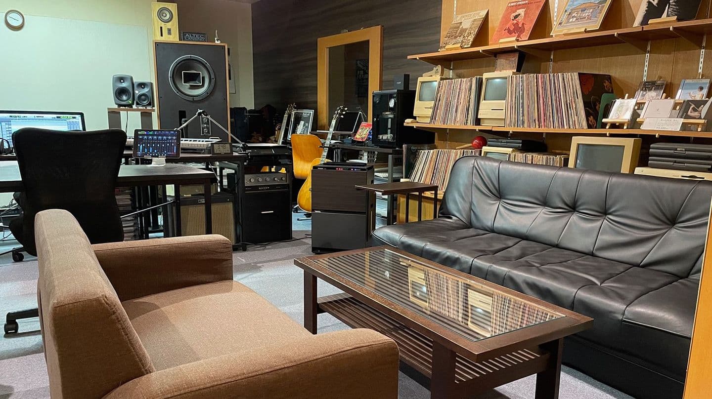 オトノハコスタジオアッシュコントロールルーム画像