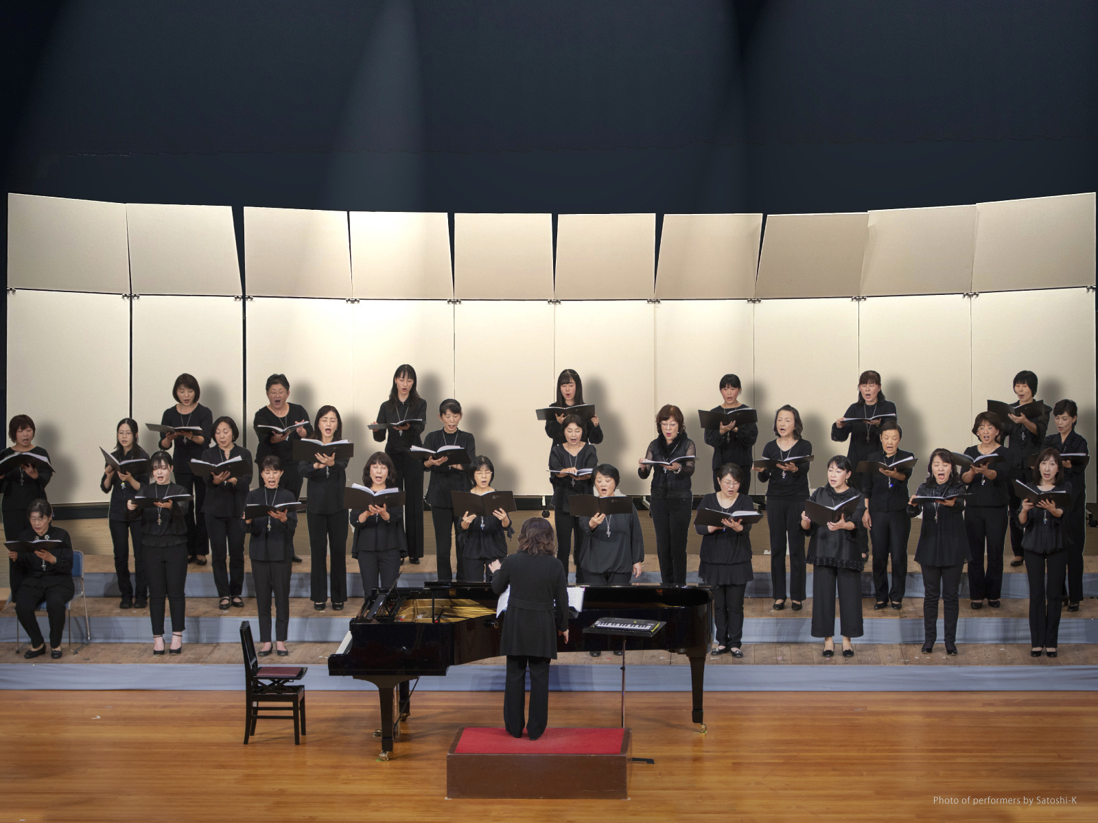 移動式音響反射板による音響環境整備例