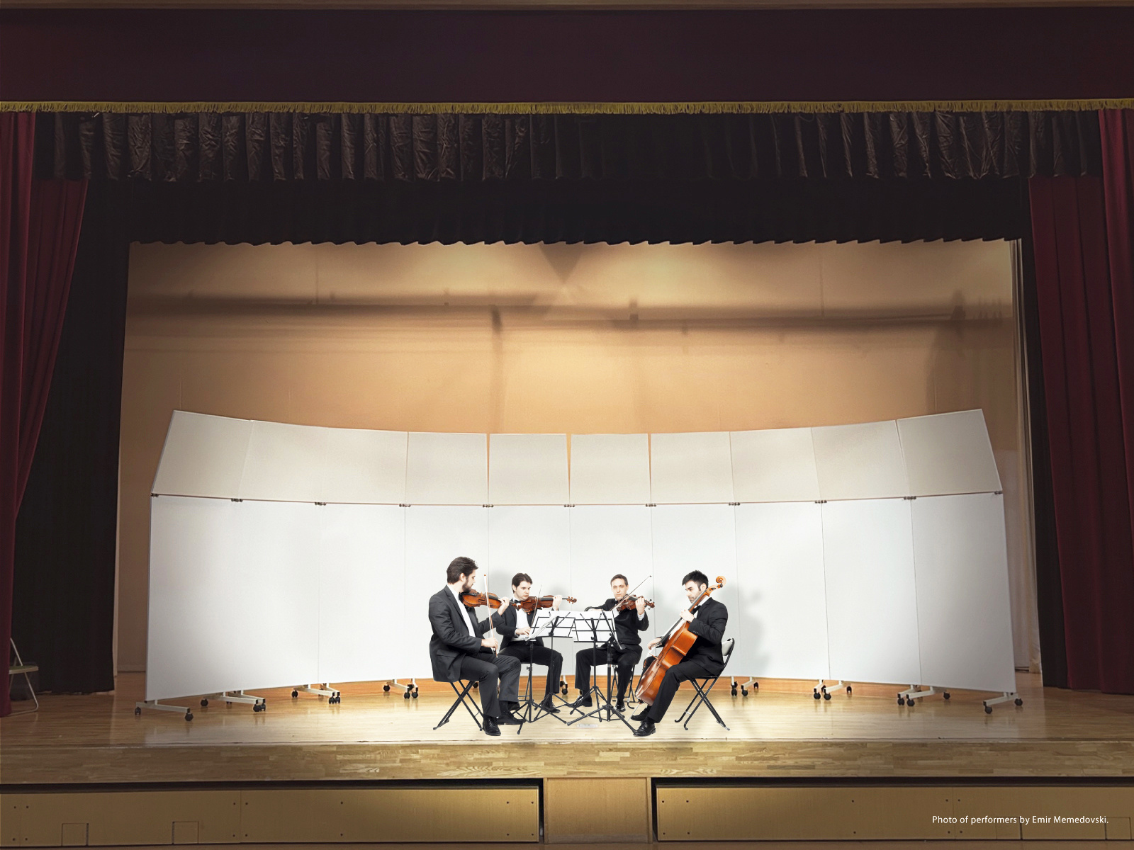 移動式音響反射板による音響環境整備例